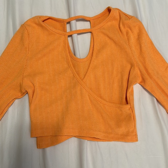 3/$15 NWOT Orange cross cross back long sleeve crop top - Picture 7 of 7